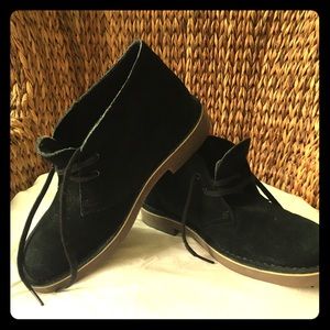 Clark’s Black suede Desert boot